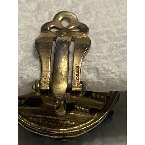 Vintage Emerald Green Sparkling Clip-on Earrings Rhinestones Gold-tone Clusters - Picture 11 of 12